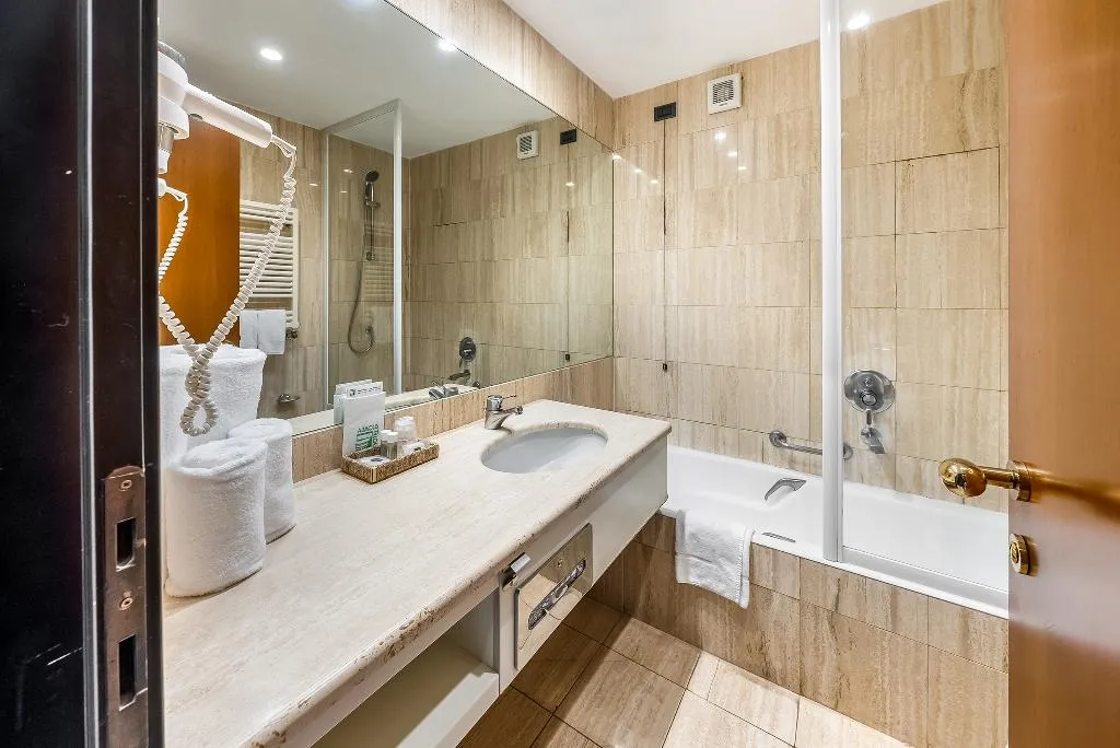 DOUBLE SUPERIOR Room, Abacus Hotel, Milan