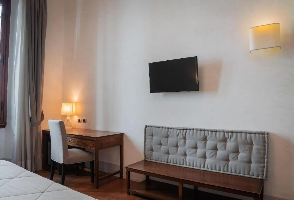 Room, Il Salotto Di Firenze, Florence