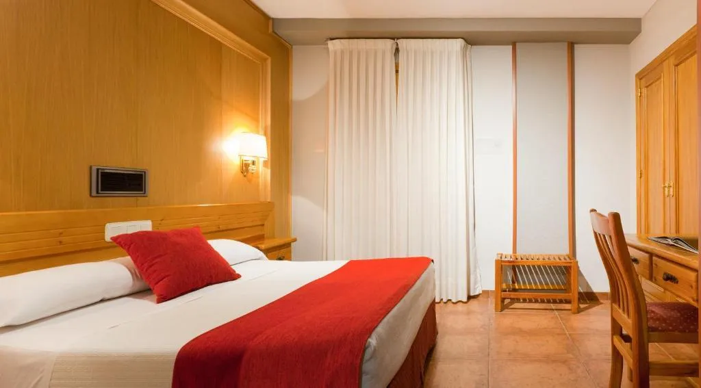 DOUBLE WITH DOUBLE BED Room, Hotel Real de Toledo, Madrid