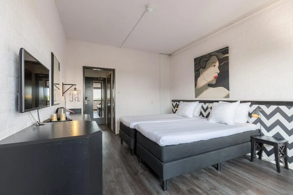 TWIN COMFORT Room, Leonardo Hotel Lelystad City Center, Amsterdam