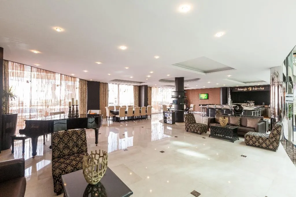 Bar, Holiday Inn Dubai - Al Barsha, Dubai