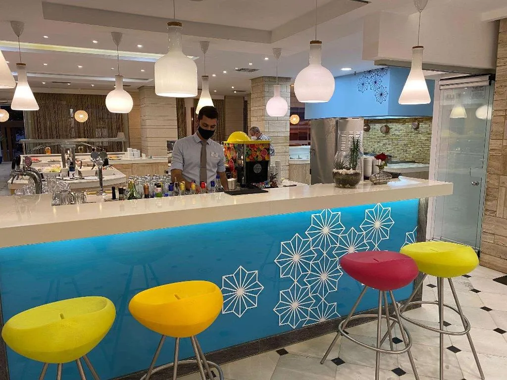 Bar, COOEE Kyknos Beach Hotel & Bungalows, Crete