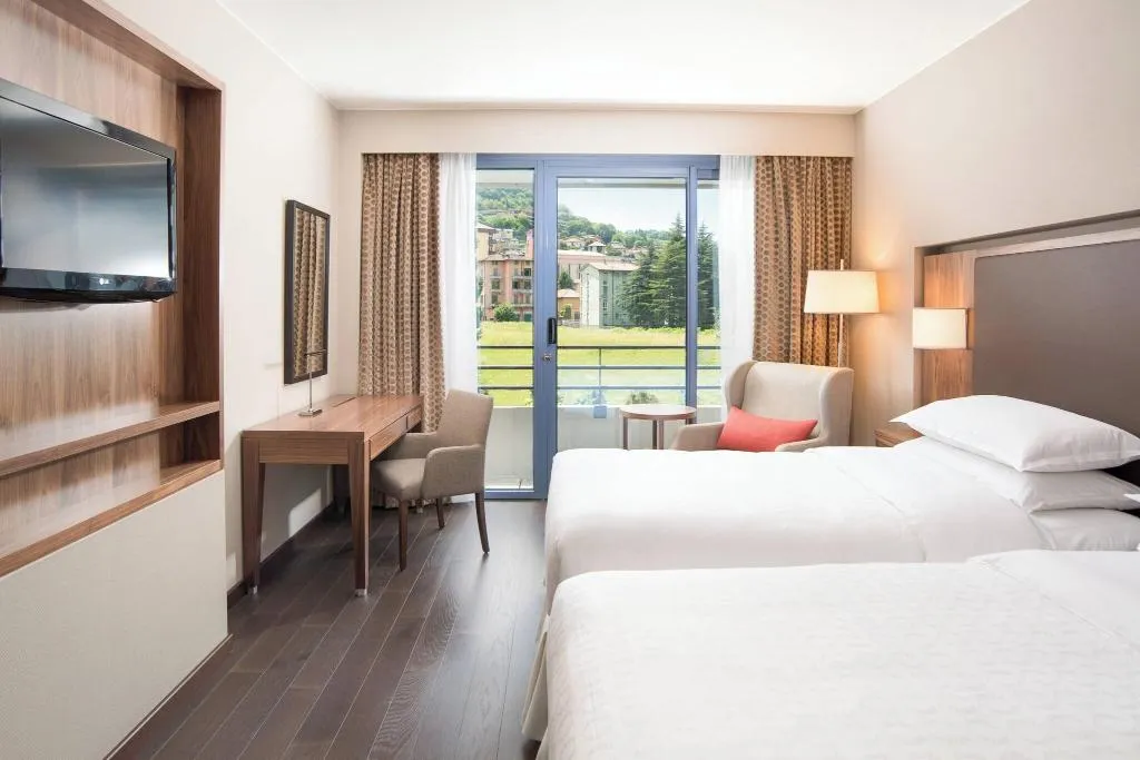 Room, Sheraton Lake Como, Milan