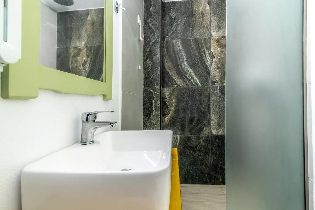 QUADRUPLE ONE BEDROOM ONE BATHROOM Room, Prince Of Lillies, Crete