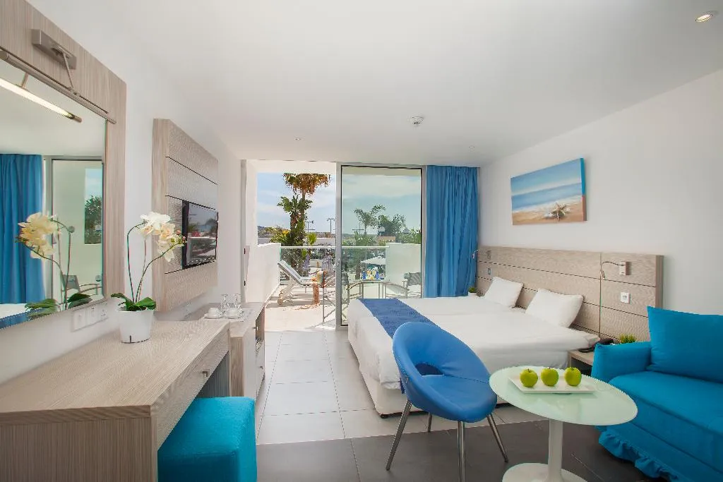 JUNIOR SUITE POOL VIEW Room, Limanaki Beach, Cyprus