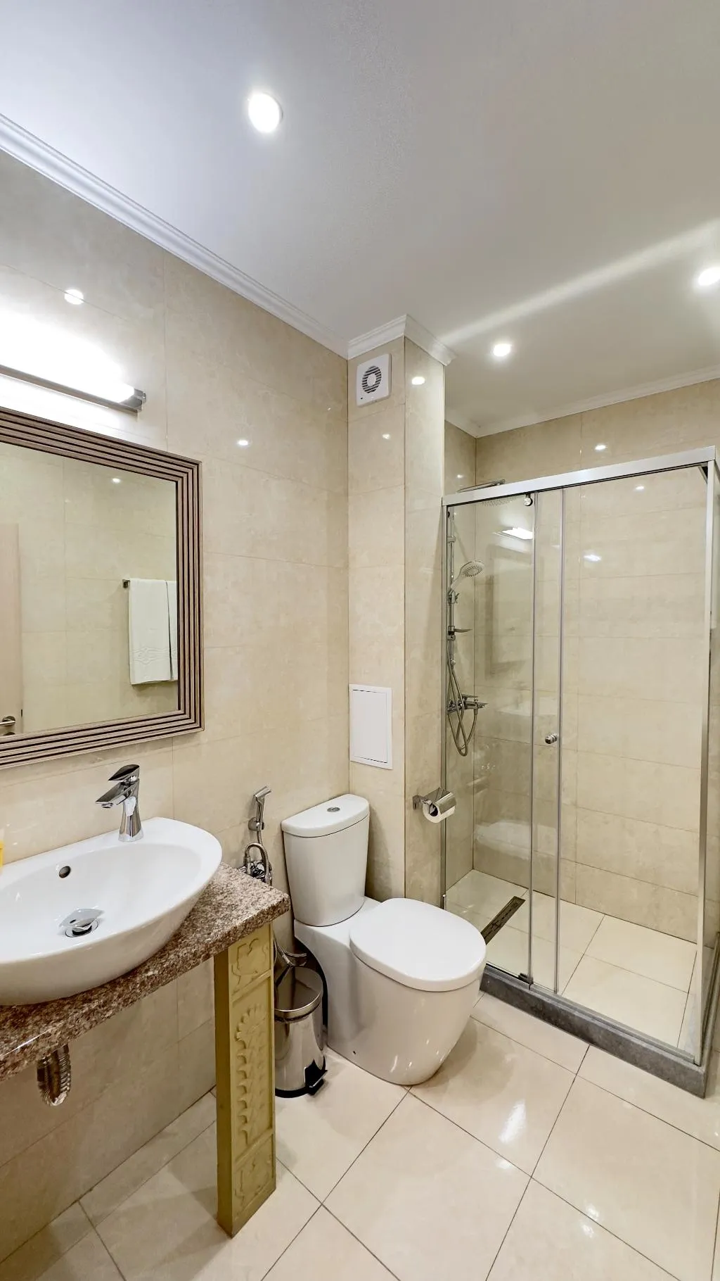 SUITE TWO BEDROOMS ONE BATHROOM Room, Argisht Partez, Varna