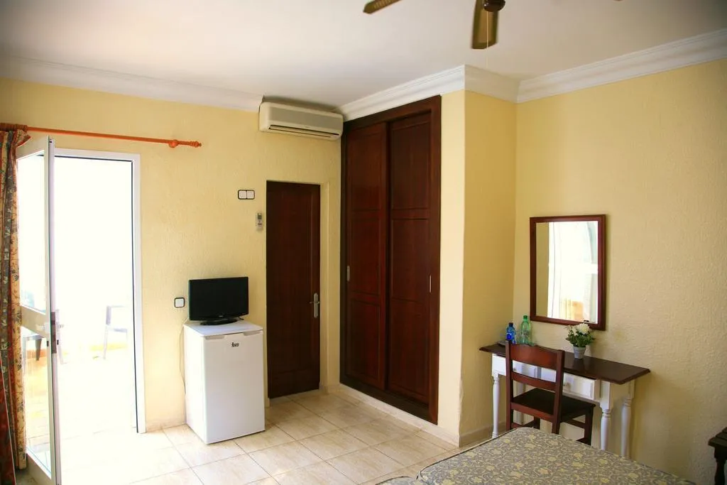 Room, Villa Columbus Rooms and Restaurant, Majorca