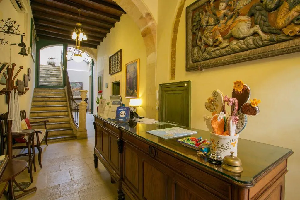 Lobby, Charme Henry S House, Catania