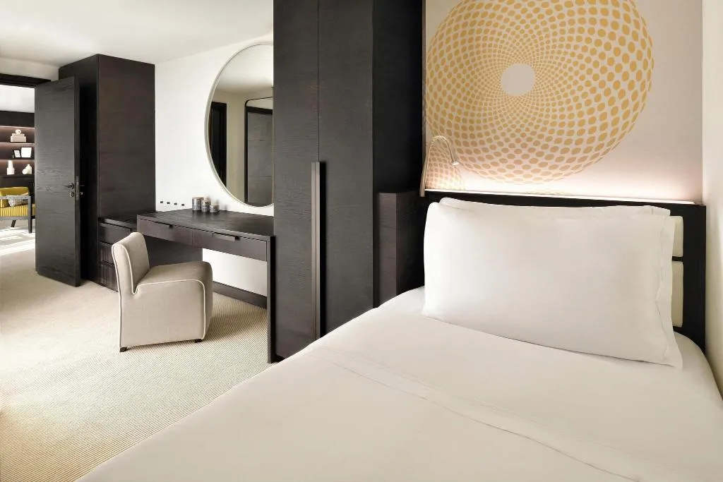 SUITE SMOKING Room, Le Royal Meridien Beach Resort and Spa, Dubai