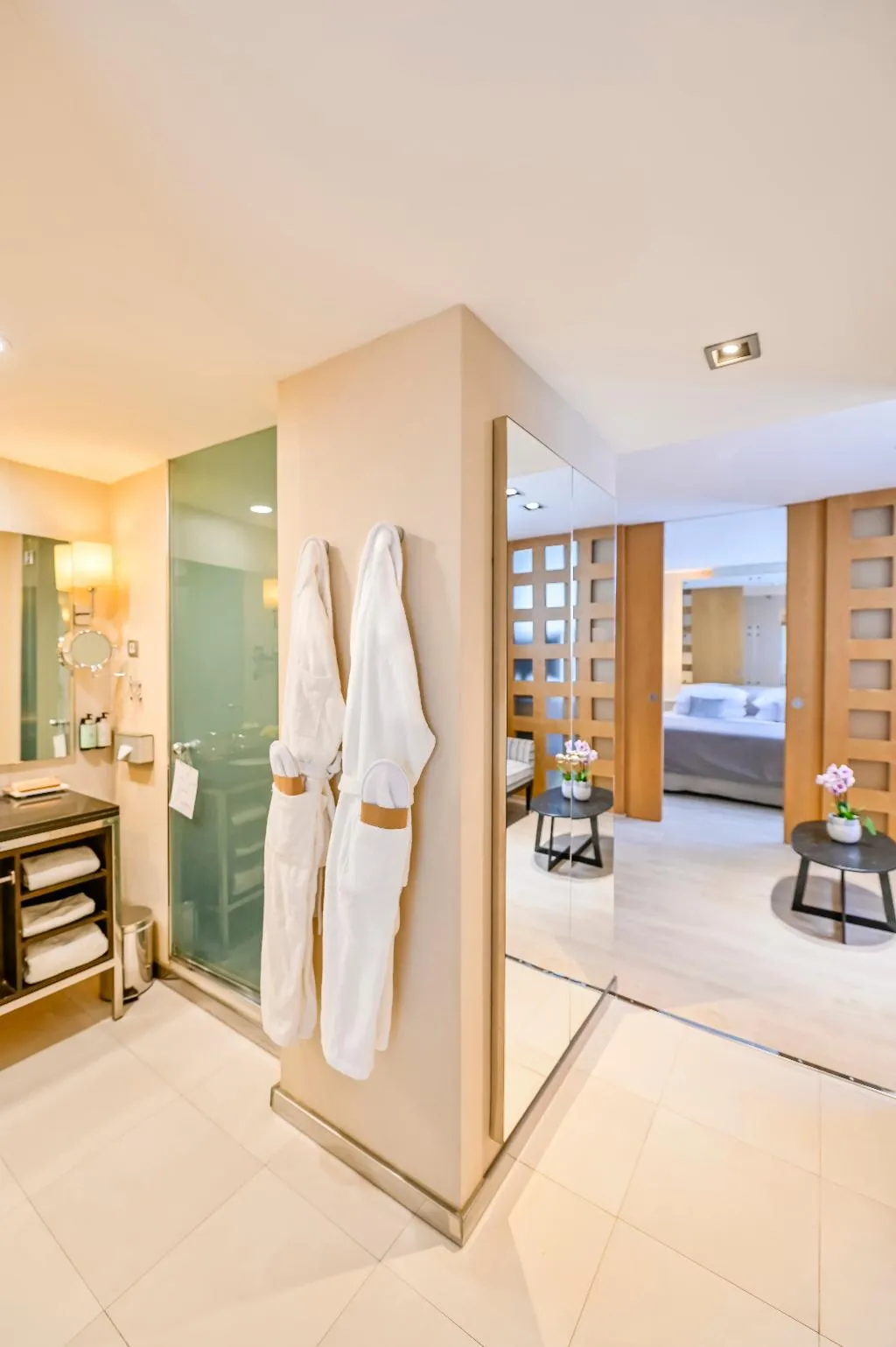 JUNIOR SUITE STANDARD Room, Hesperia Presidente, Barcelona