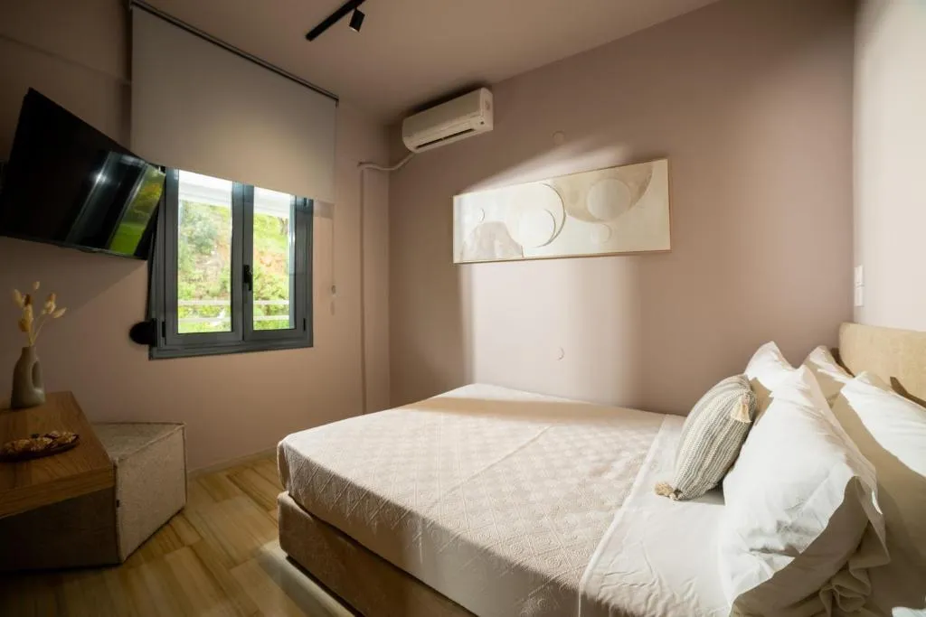 SUITE TWO BEDROOMS Room, Petra Nera, Skiathos