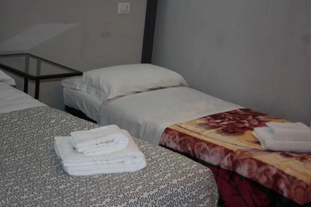 Room, Fanti Rooms, Naples