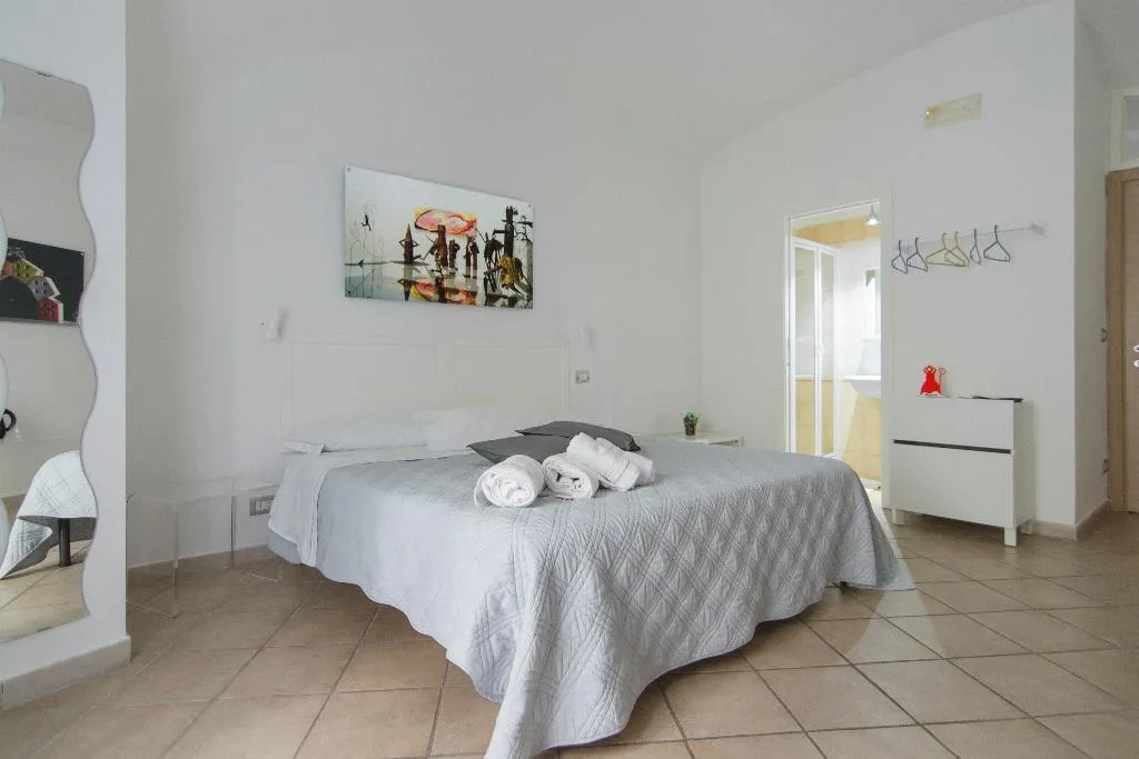 QUADRUPLE WITH BALCONY Room, Maison Du La Rua, Naples
