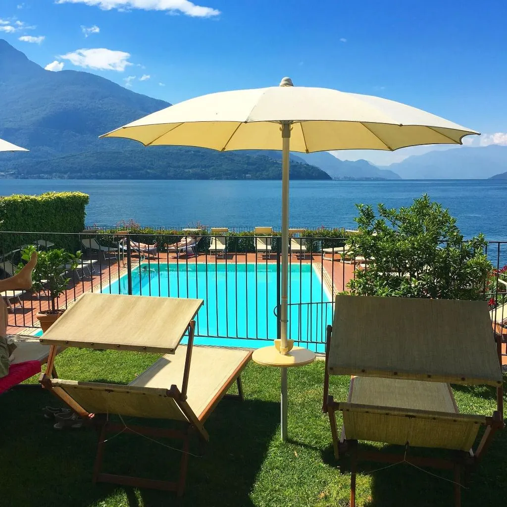 Pool, Regina, Milan