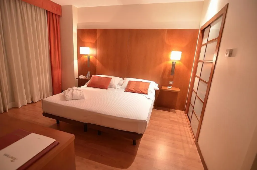 DOUBLE SINGLE USE STANDARD Room, Xon's Valencia, Valencia