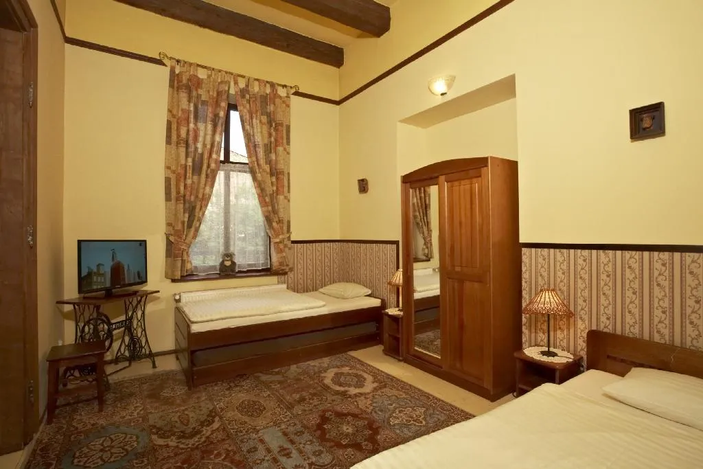 QUADRUPLE STANDARD Room, Globtroter Guest House, Krakow