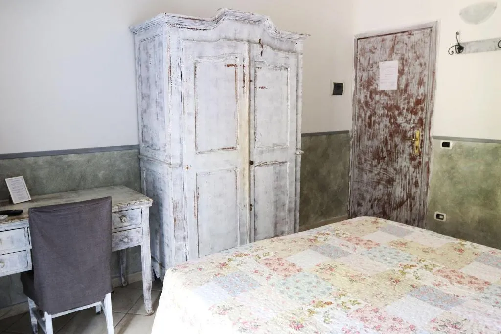 Room, Relais Indipendenza, Naples