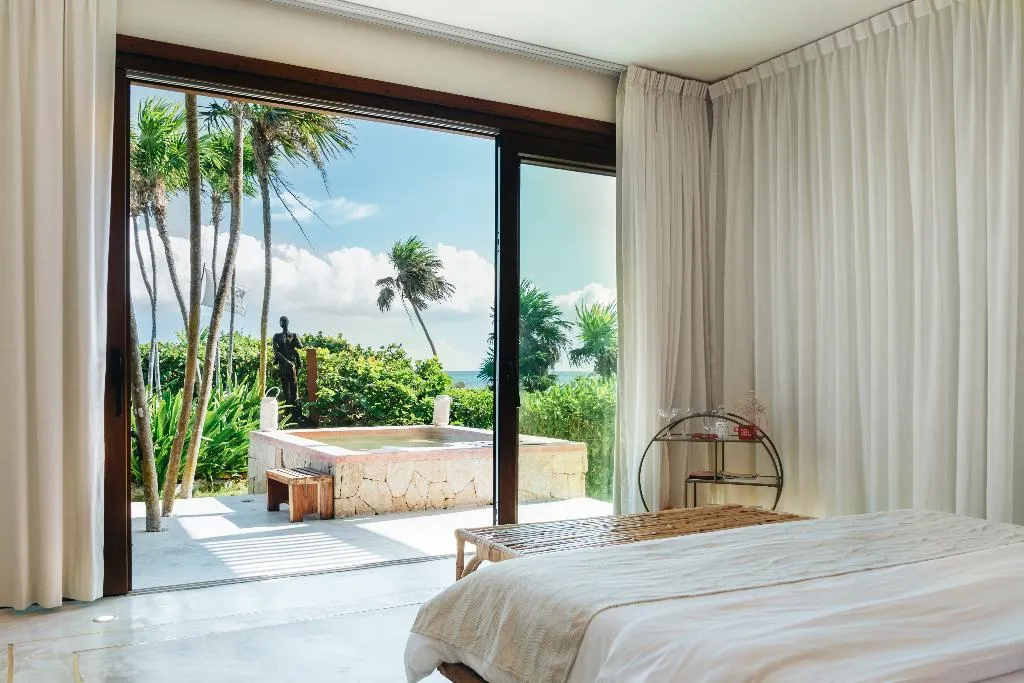 Room OCEAN FRONT KING BED Room, Mi Amor by La Zebra, an SLH Hotel, Cancun Area