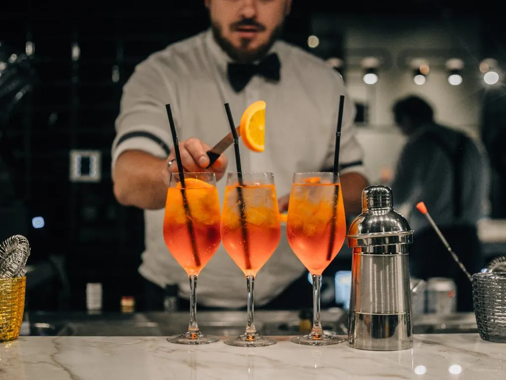 Bar, Studio One Hotel, Dubai