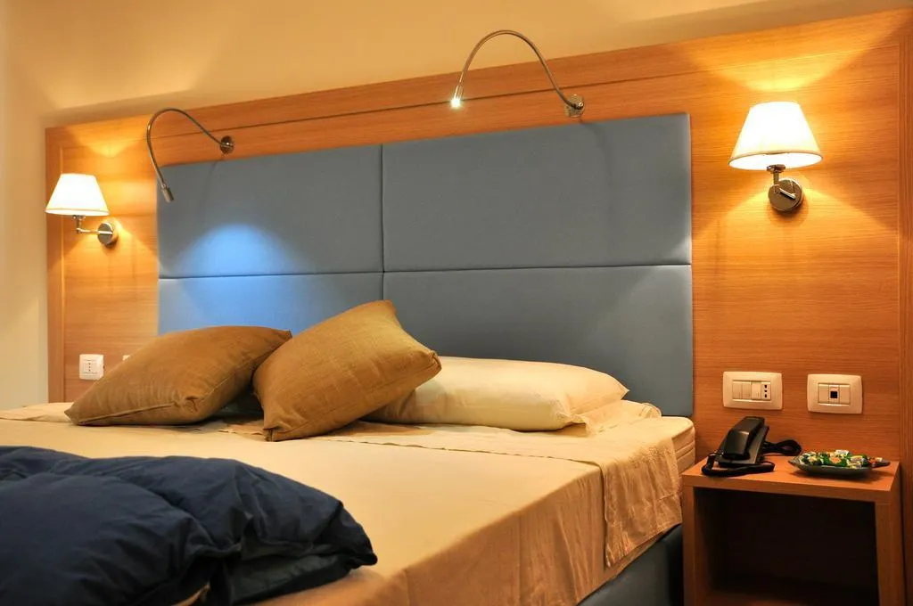 TRIPLE STANDARD Room, 325 Tor Vergata, Rome