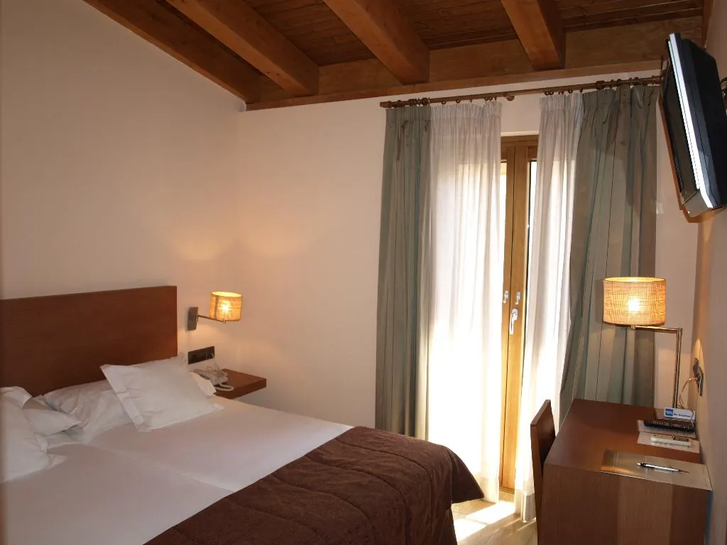 DOUBLE TWO BEDS Room, Las Leyendas, Madrid