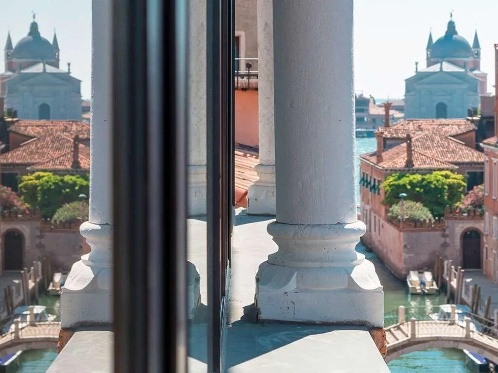 Room, Sonder Salute Palace, Venice