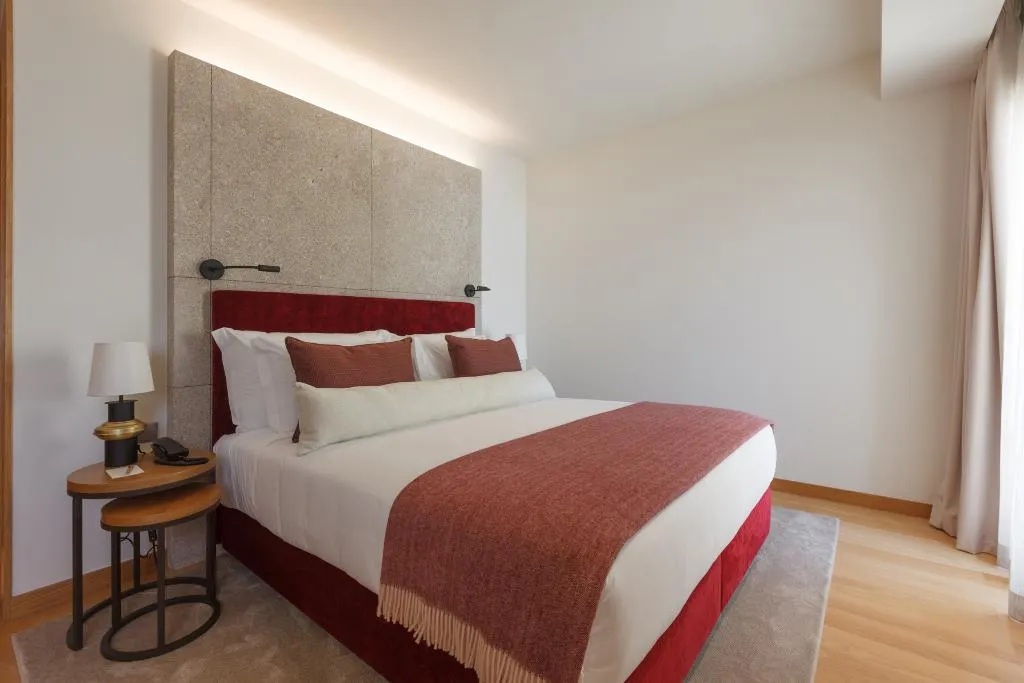 Double or Twin CLASSIC GARDEN VIEW Room, Neya Porto Hotel, Porto