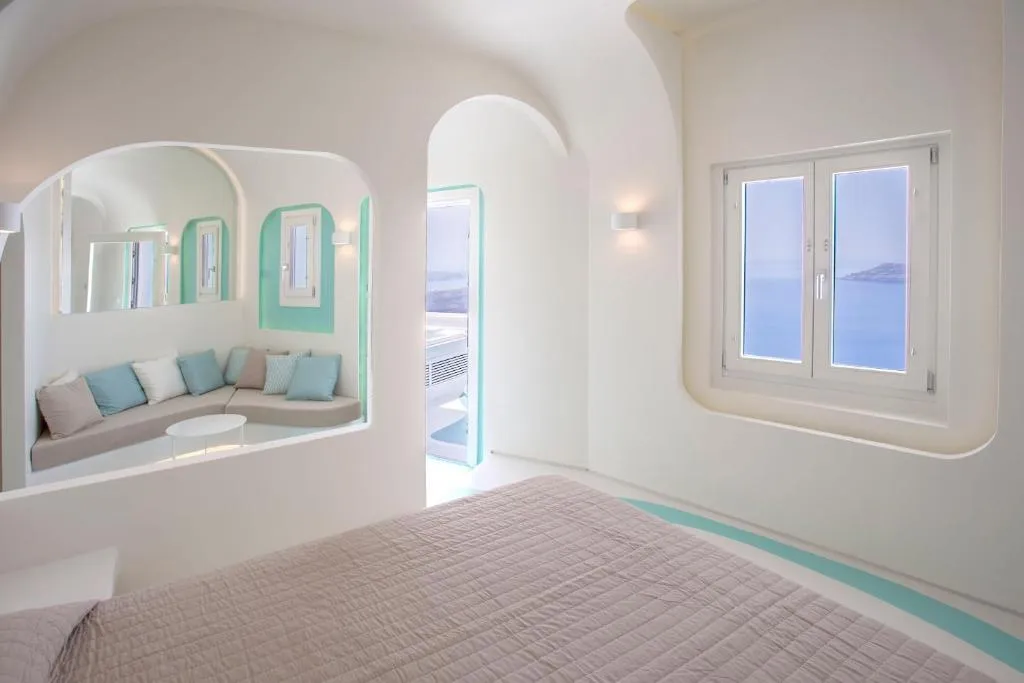 SUITE WITH JACUZZI Room, Andronikos Santorini, Santorini