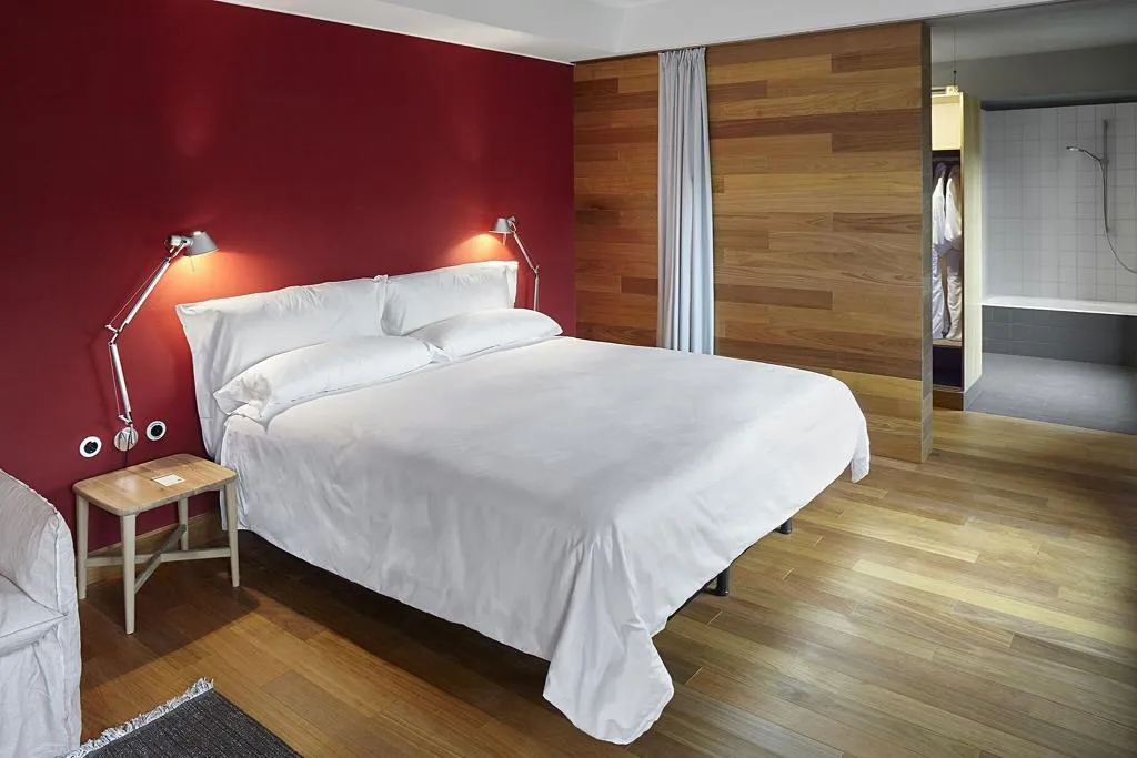 SUITE KING SIZE BED Room, Casa Camper Barcelona, Barcelona