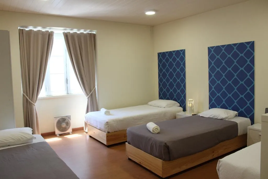 QUADRUPLE WITH SHARED BATHROOM Room, Tagus Royal Residence, Lisbon
