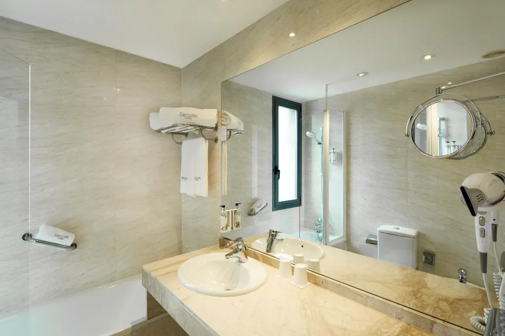 DOUBLE STANDARD Room, Sercotel Cornella Barcelona, Barcelona