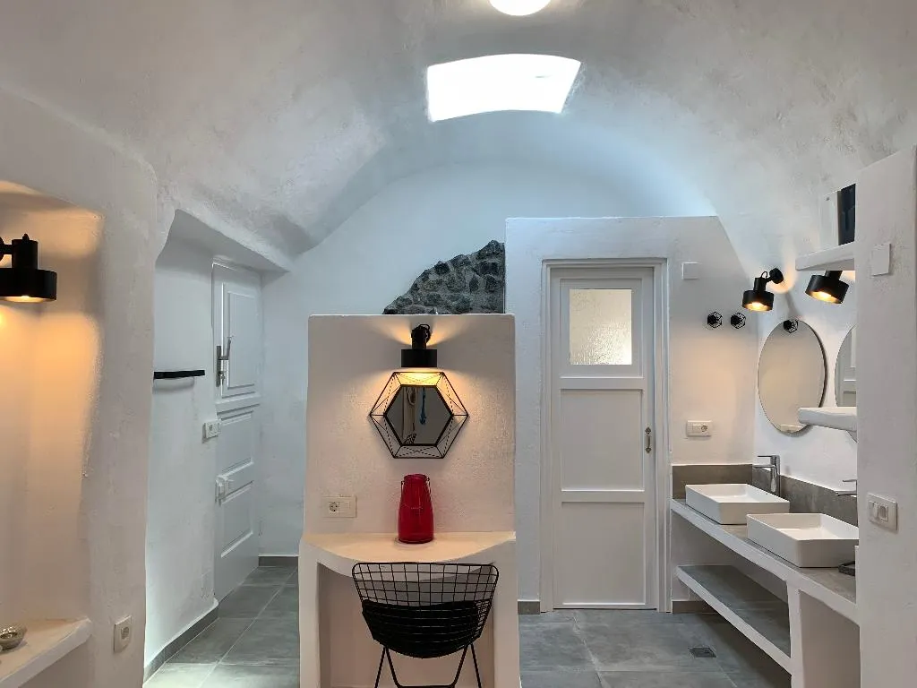 VILLA WITH JACUZZI Room, Timedrops Santorini, Santorini