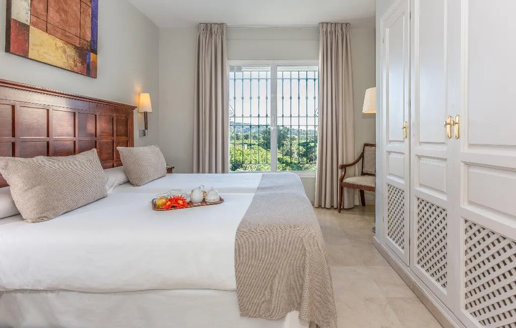 APARTMENT CAPACITY 6 TWO BEDROOMS Room, Ona Alanda Club Marbella, Costa Del Sol