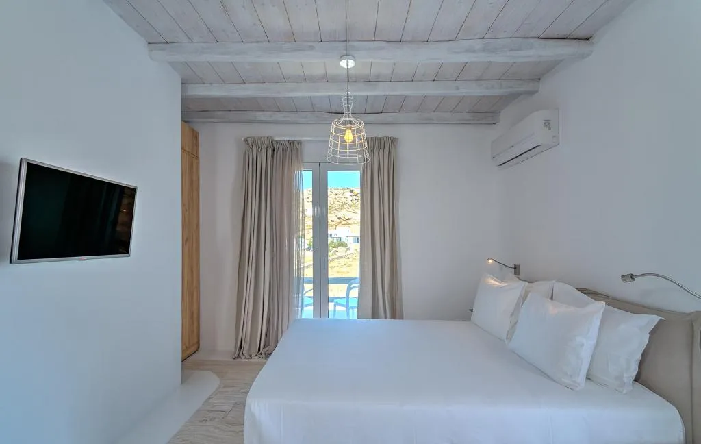 Double or Twin DELUXE SIDE SEA VIEW Room, Senses Luxury Villas & Suites, Mykonos