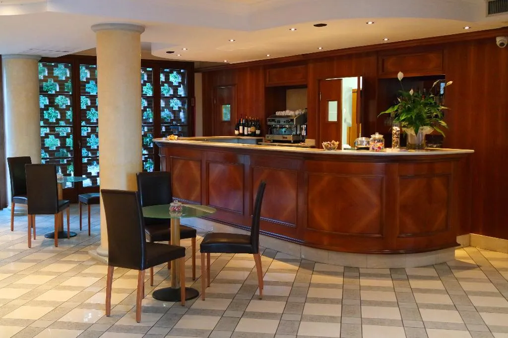 Bar, Country Hotel Castelbarco, Milan