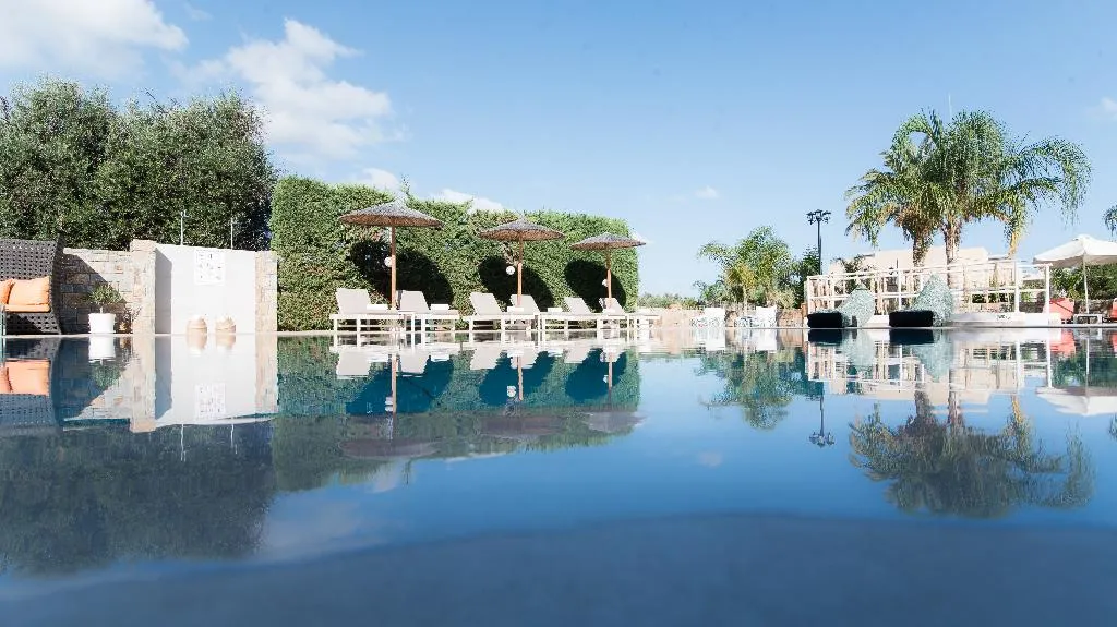Pool, Mirage Studios, Crete