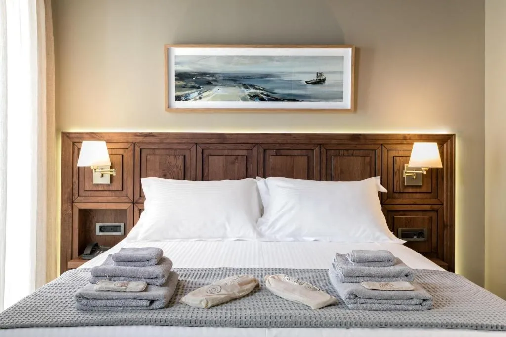 STUDIO QUEEN SIZE BED Room, Estia Boutique Apartments, Athens