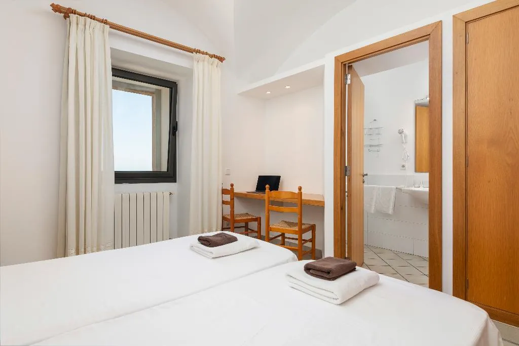 Double or Twin CAPACITY 2 Room, Petit Hotel Hostatgeria Sant Salvador, Majorca