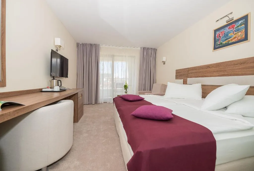 DOUBLE SINGLE USE PARK VIEW WITH BALCONY Room, Park, Split