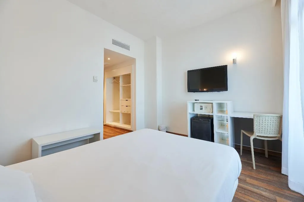 SINGLE STANDARD Room, Alua Calas de Mallorca Resort, Majorca