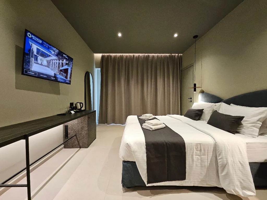 DOUBLE WITH JACUZZI Room, Petousis Hotel & Suites, Crete