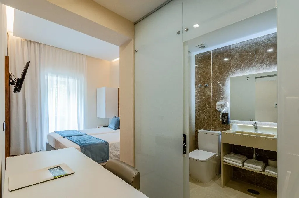 TWIN SUPERIOR Room, Hotel Avenida Park, Lisbon