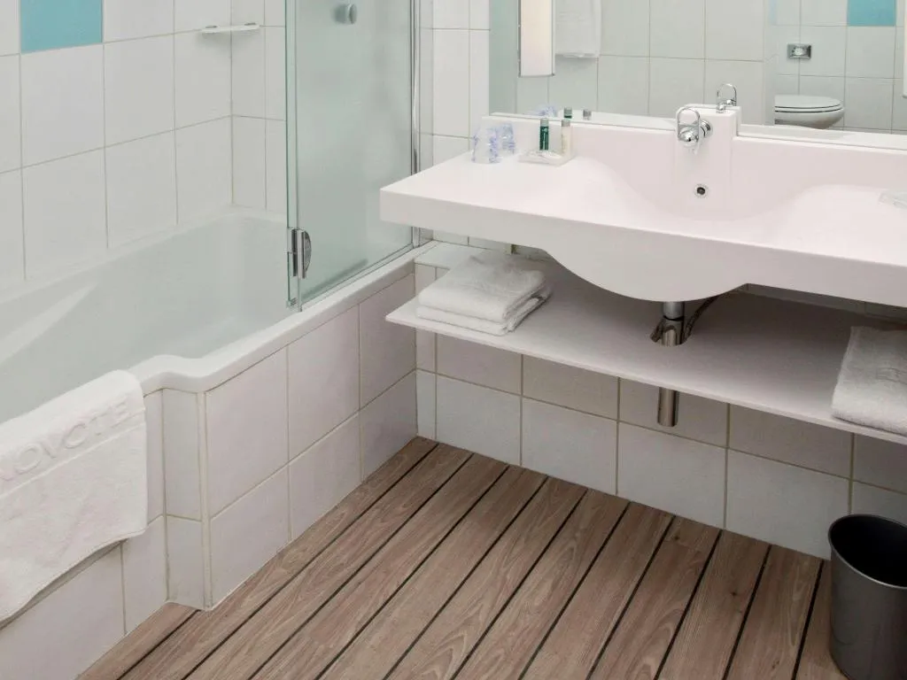 DOUBLE SUPERIOR WITH DOUBLE BED Room, Novotel Lisboa, Lisbon