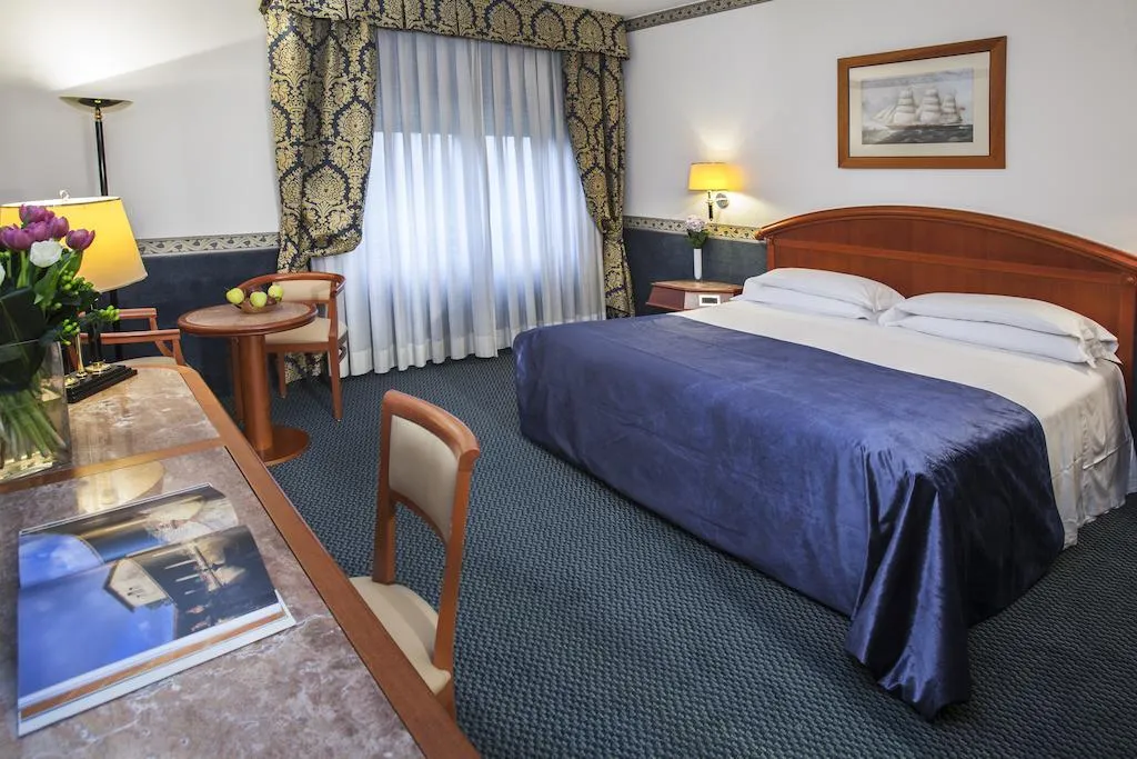 DOUBLE CLASSIC Room, Starhotels Vespucci, Florence