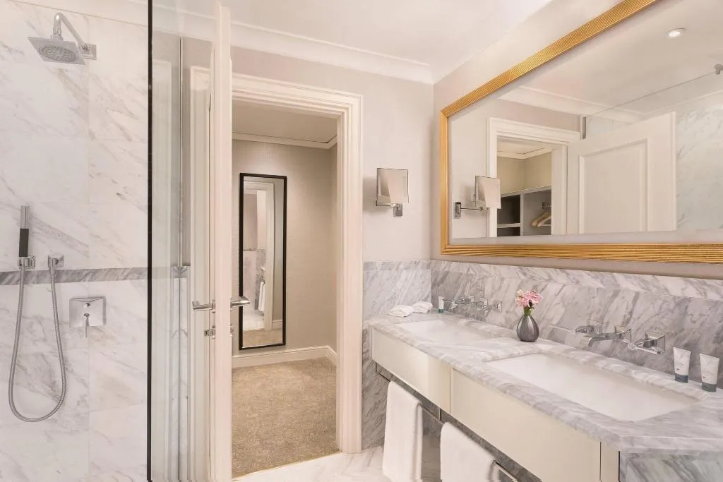 Room, The Westin Palace Milan, Milan