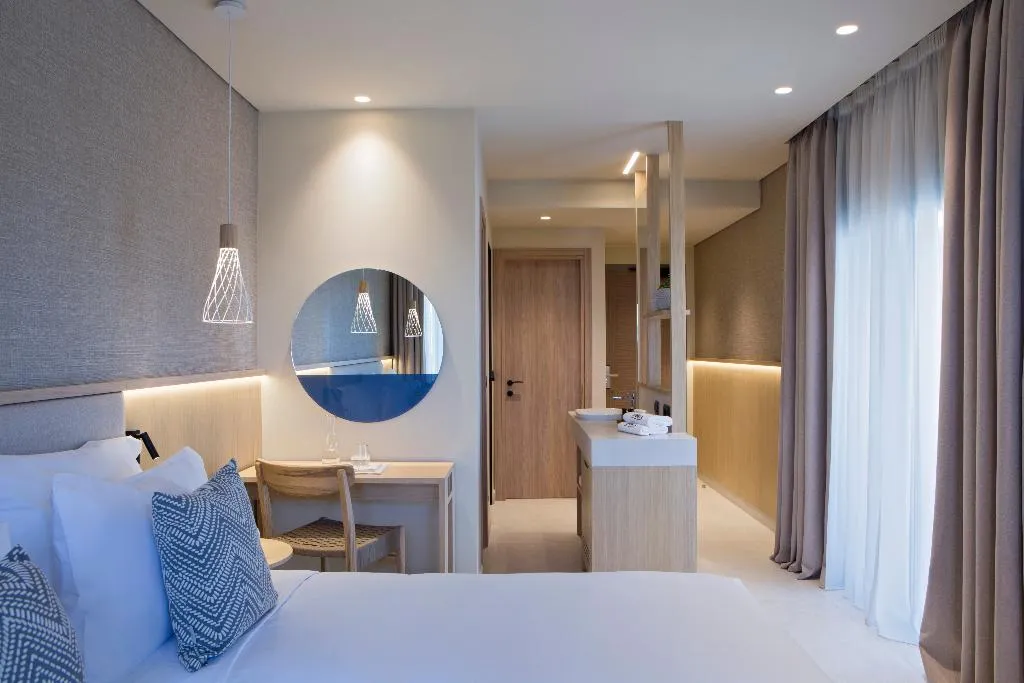 DOUBLE DELUXE ONE BED Room, MERAVIA Leonardo Limited Edition, Halkidiki