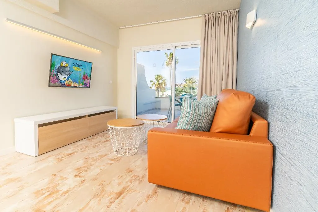 APARTMENT TWO BEDROOMS Room, HOVIMA La Pinta Beachfront Family Hotel, Tenerife