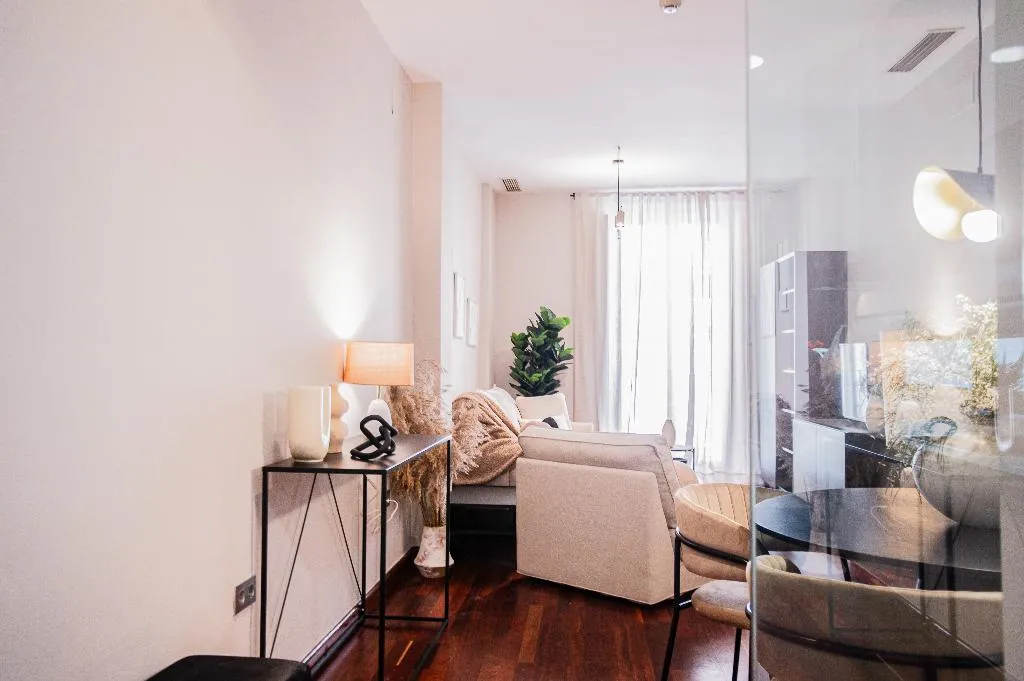 APARTMENT TWO BEDROOMS Room, azz Apartamentos Torre de la Plata, Seville