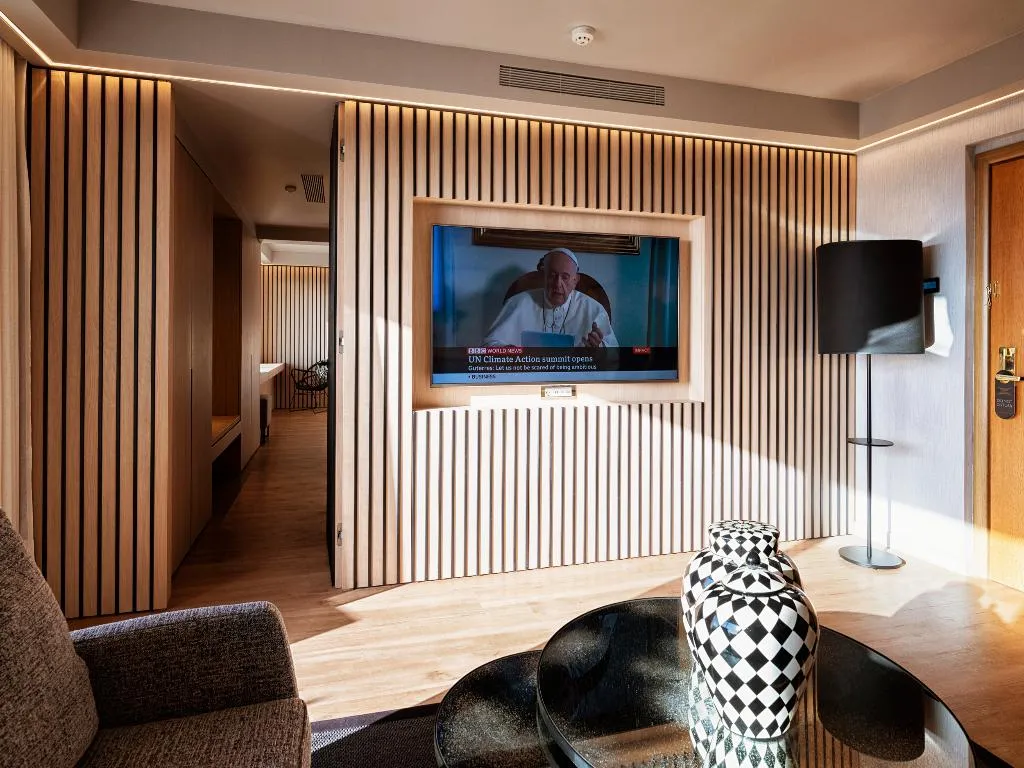 SUITE WITH VIEWS Room, Divani Caravel, Athens