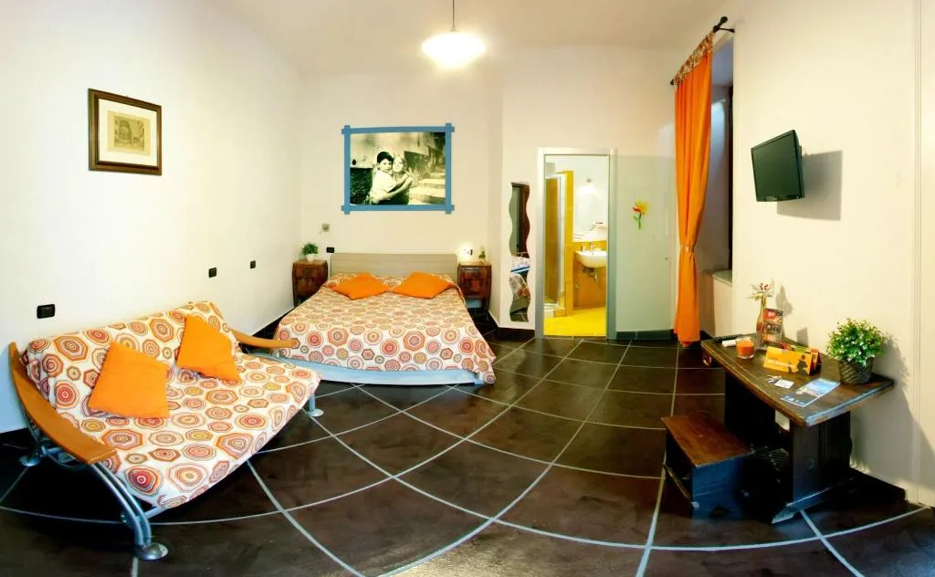 Room, Casa Del Monacone, Naples